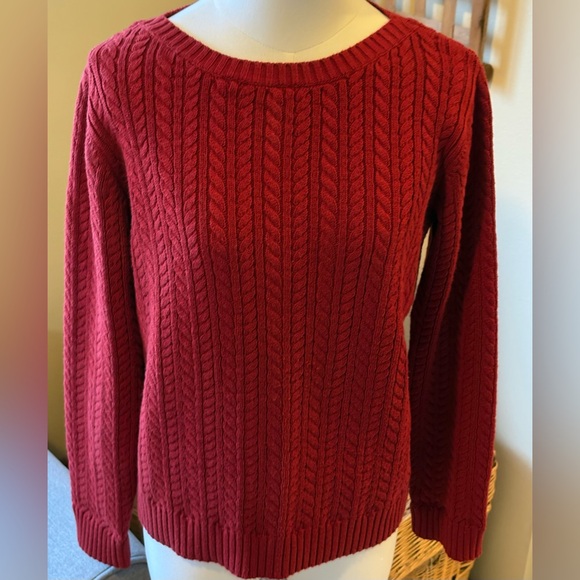 Ralph Lauren Burgundy Cable-Knit Crew-Neck Sweater w Ribbed Neck, Cuff & Hem - Picture 3 of 9
